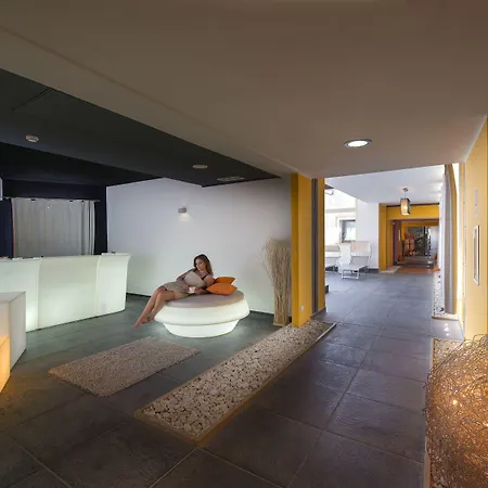 אתר נופש Voi 4*